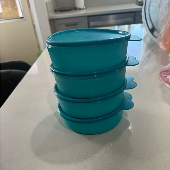 Blue bowls with lids - Picture 1 of 2